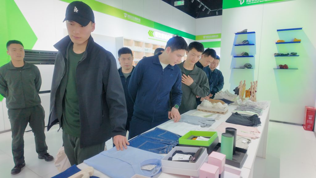 ?？h2026年度春季退役士兵走進(jìn)河南特創(chuàng)參觀交流